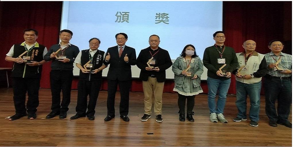 頒發113年替代役備役演訓召集EMT-1繼續教育訓練績優單位獎牌