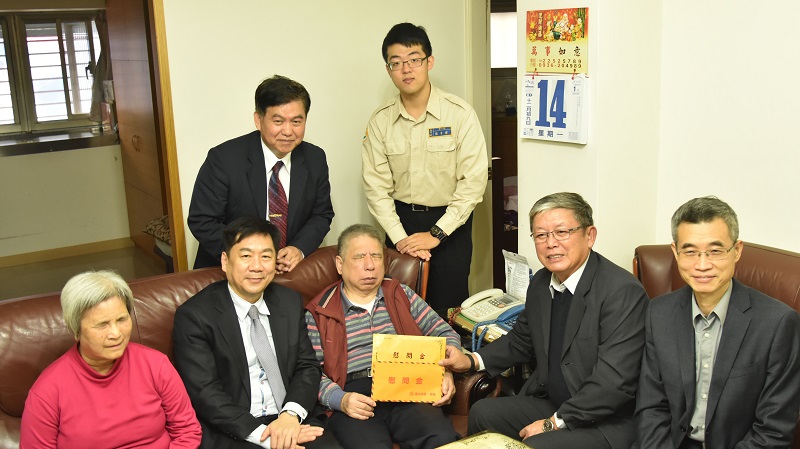 108年農曆春節前夕陳政次關懷服役因公受傷袍澤