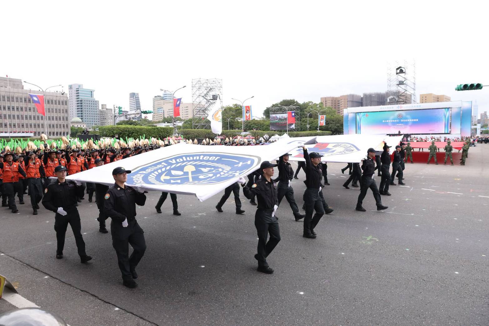 首次參加國慶遊行!替代役新式制服亮麗登場