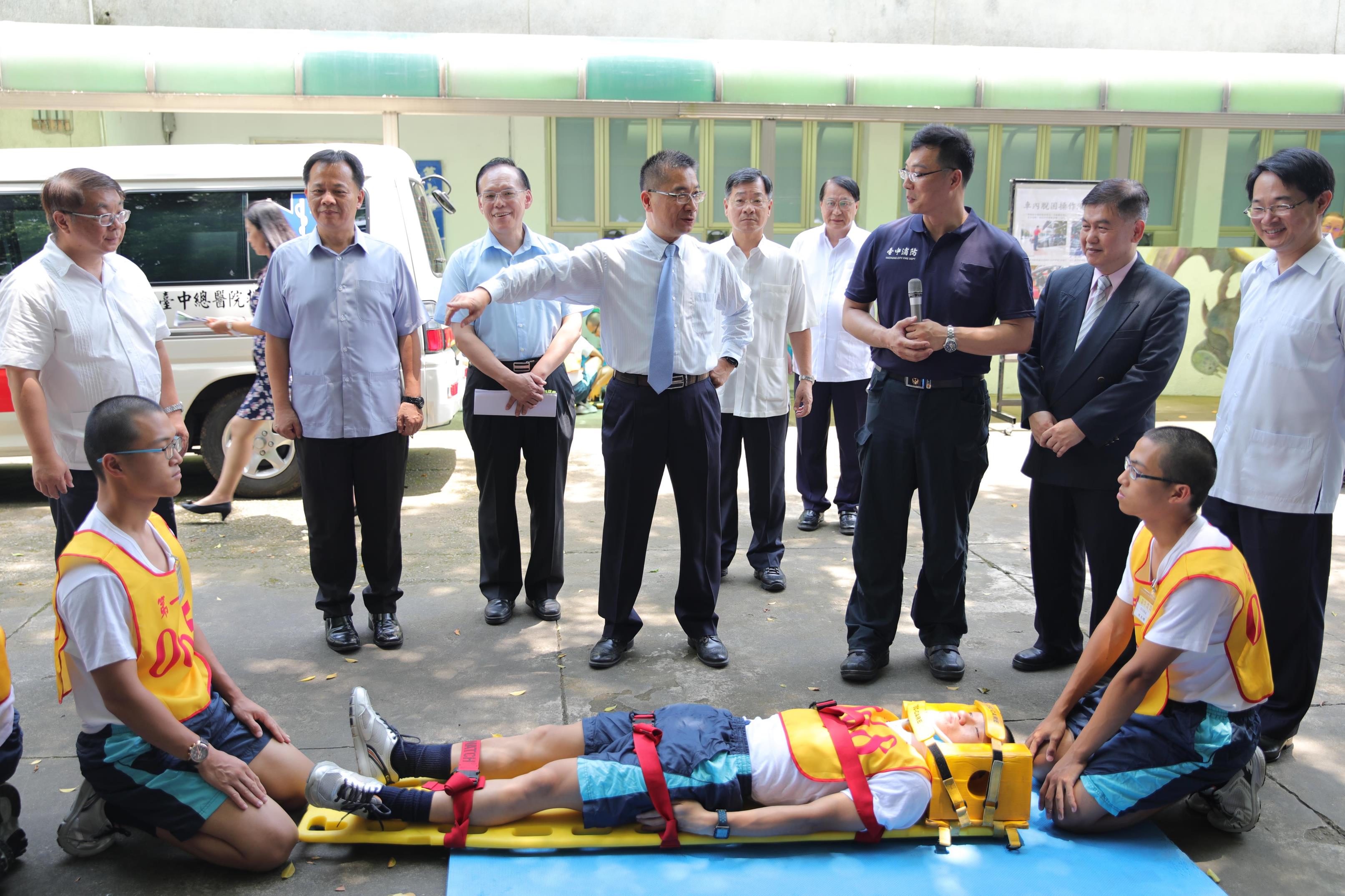 內政部長徐國勇視導役男受訓學習初級救護技術員(EMT1)訓練課程2